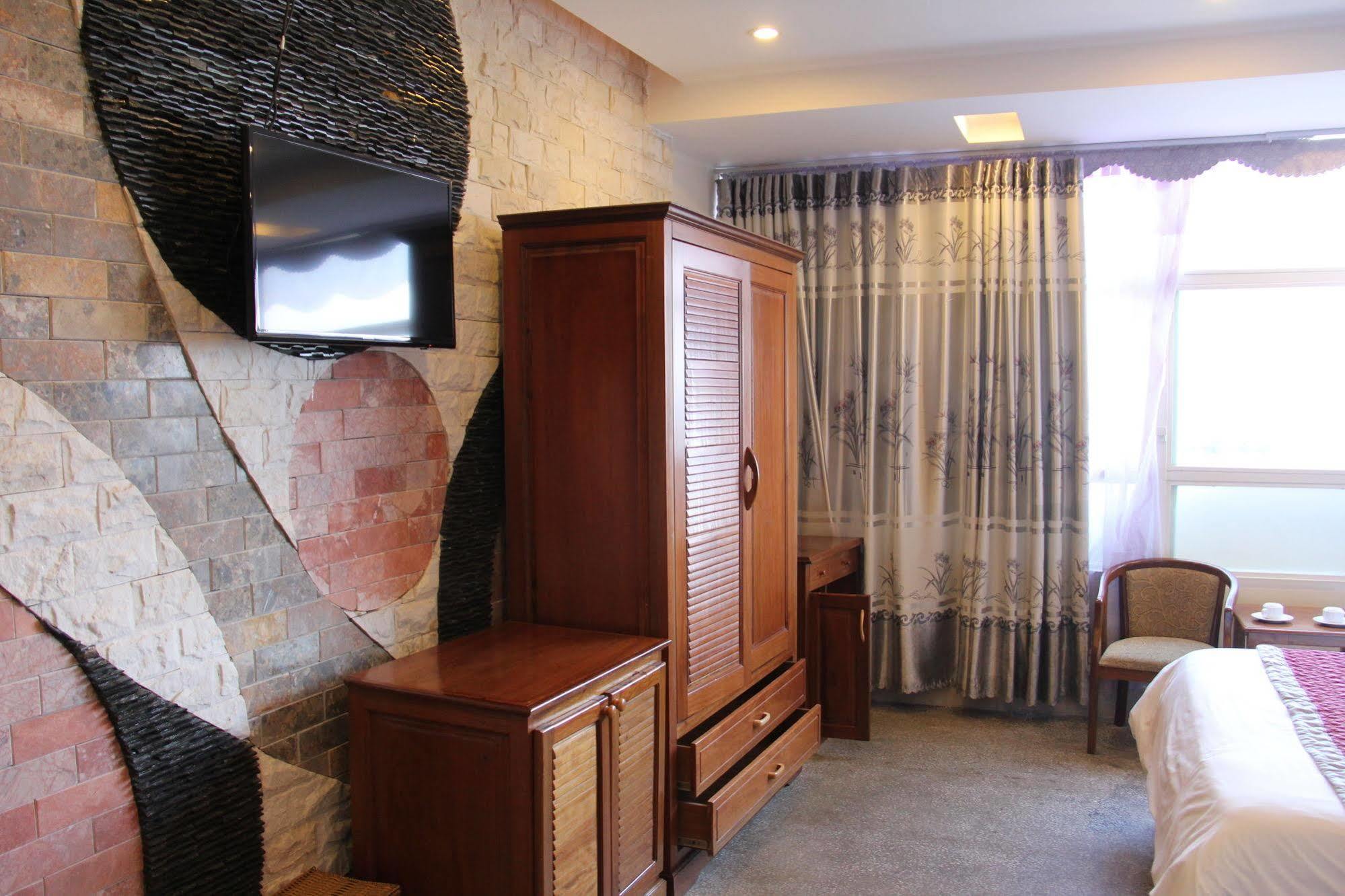 Trung Duong Da Nang Beach Hotel מראה חיצוני תמונה