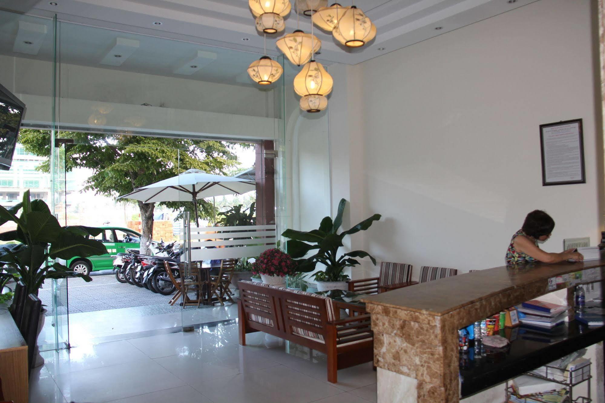 Trung Duong Da Nang Beach Hotel מראה חיצוני תמונה